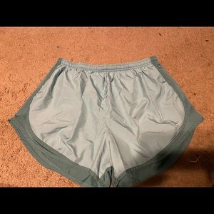 women’s nike short